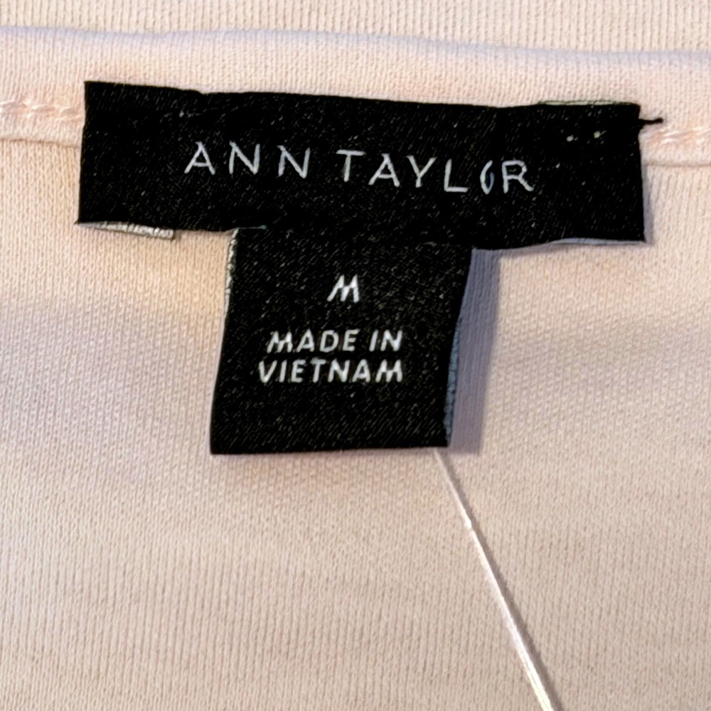NWT Ann Taylor Size Medium Cropped Scoop Neck Cotton Tee Shirt Light Pink - Picture 3 of 5